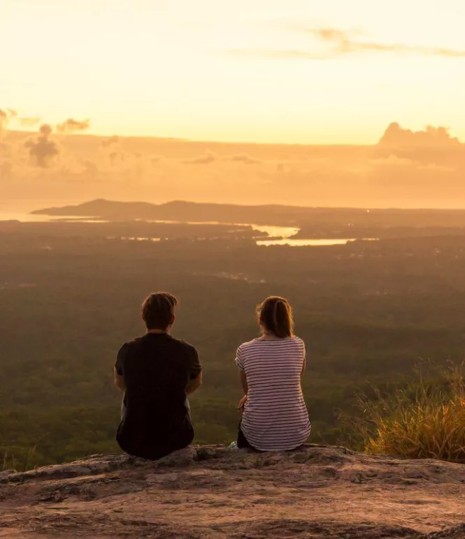 Mount Tinbeerwah sunrise couple jewelszee